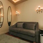 The Felix 10 Bed & Breakfast